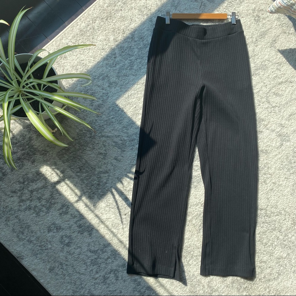 Uniqlo Cropped Flare Ribbed Pants